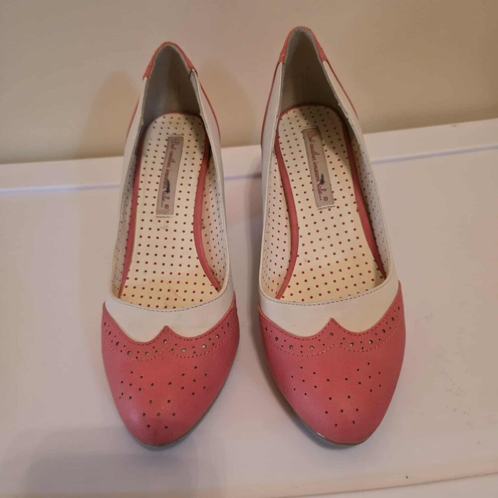 B.A.I.T. Pink / White Heels 8